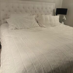 DKNY King Size Elegant Soft White Faux Fur Duvet Cover Set